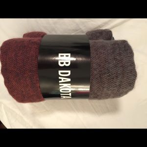 BB Dakota poncho - new with tags